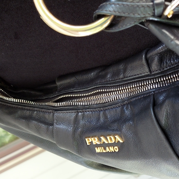 COPY - Prada black leather bag. VINTAGE in pristine condition - Picture 7 of 16